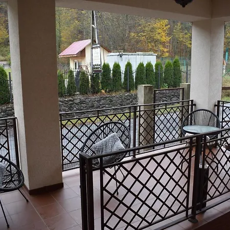 Lodge Кришталева Вода